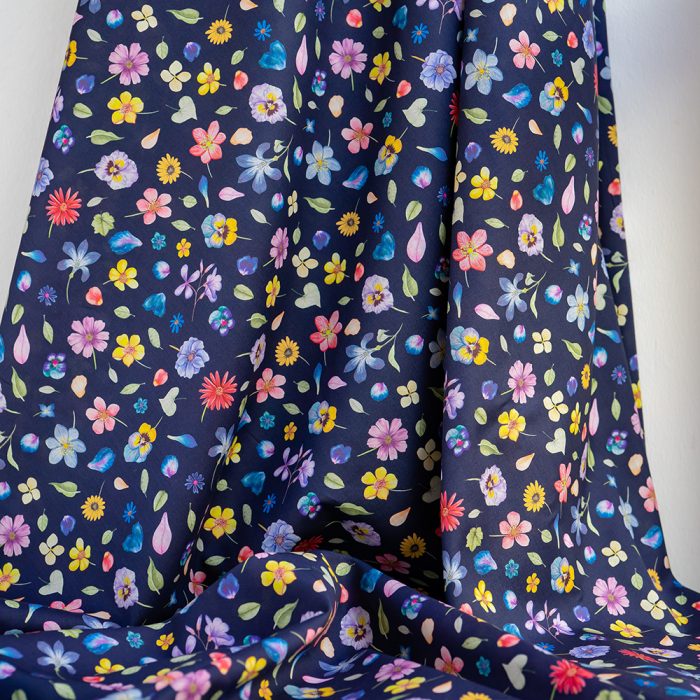 Phyls Flower blue Tana Lawn™ Cotton - Liberty Fabrics
