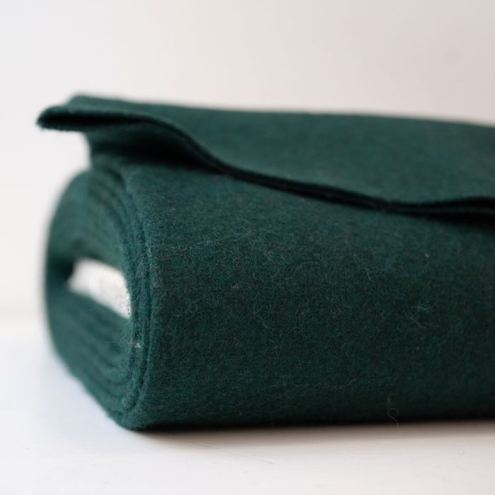 Taschen-Filz Tannengrün – robuster, griffiger Filzstoff aus Wollmischung für Taschen, Kränze und weihnachtliche Dekoration