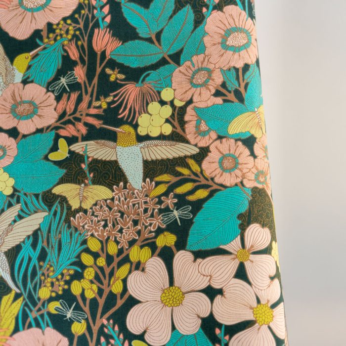 Art Gallery Fabrics Stillwater Twilight floraler Baumwollstoff