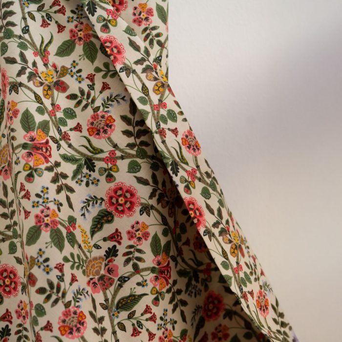 Rifle Paper Co Gracie Baumwolle floraler Designerstoff mit botanischem Muster