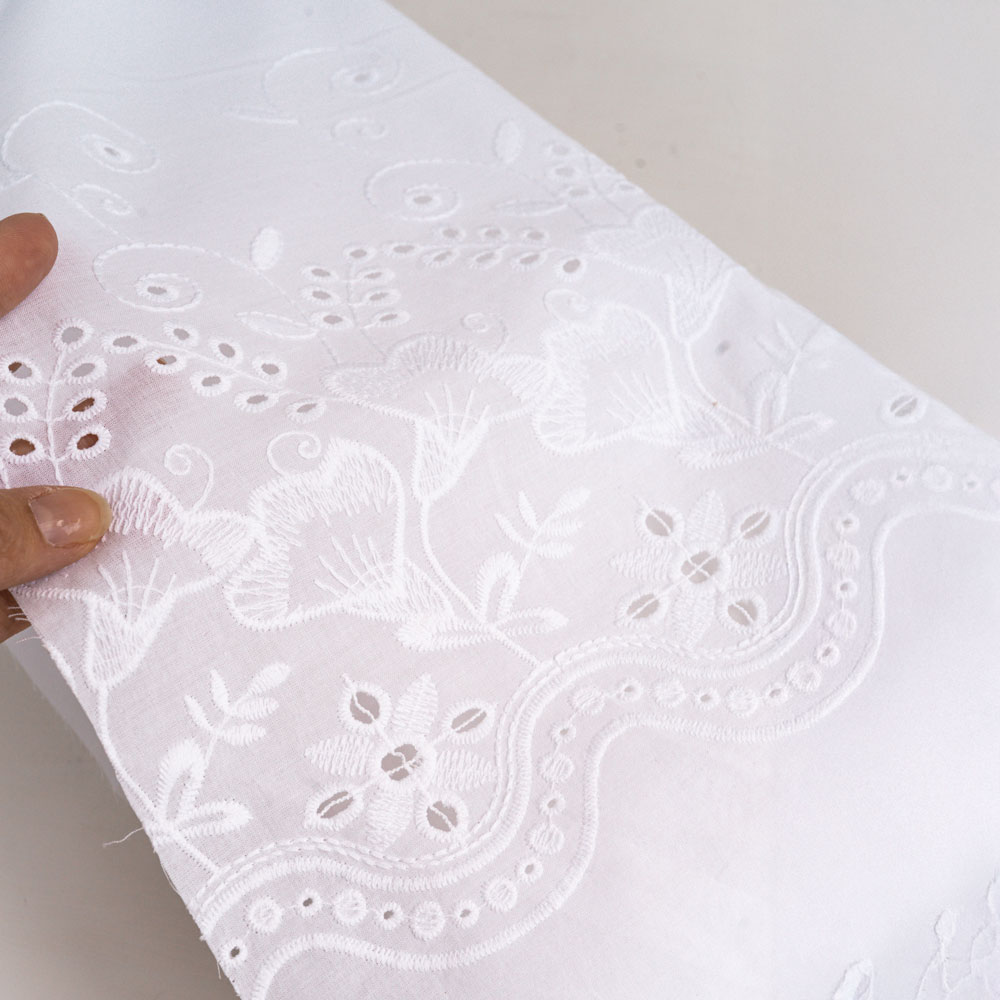 embroiderycotton-amelie-weiss-borduere-engelsliebe Embroidery Amelie